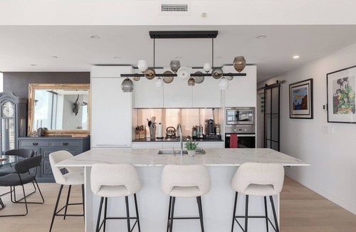 Downtown Vancouver Condo | Stunning luxury 2 bed 3 bath in Yaletown with panoramic views. (World Cup)