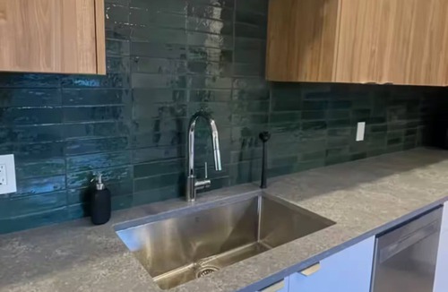 Central Lonsdale House | Stunning stay in North Vancouver