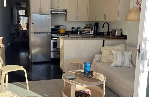 Rockland Condo | Sunny Central and Quiet ! Walk anywhere from this sweet Cook St Village condo