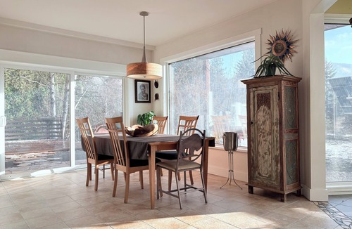 Crescent Valley House | Sunny Retreat Near Nelson & Whitewater Ski Resort