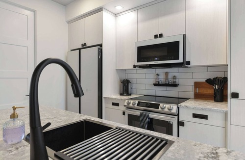 Regional District of Nanaimo Condo | Sunridge Beachside Retreat by EMR Vacation Rentals