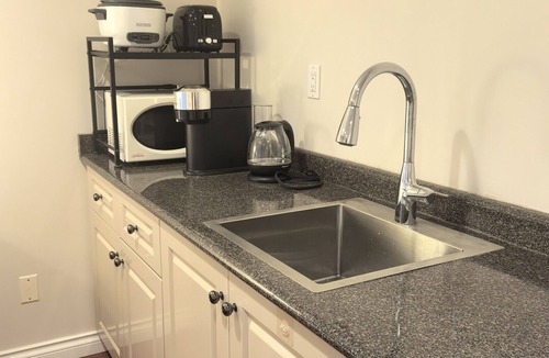 Arbutus Ridge Apartment | Sunshine Home Vancouver Near UBC/DT/YVR Family-sized Studio