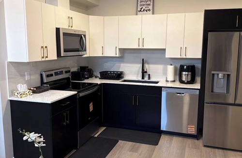 Northwest Edmonton House | Super-Classic 2 BRMs 1 BTH Basement Suite