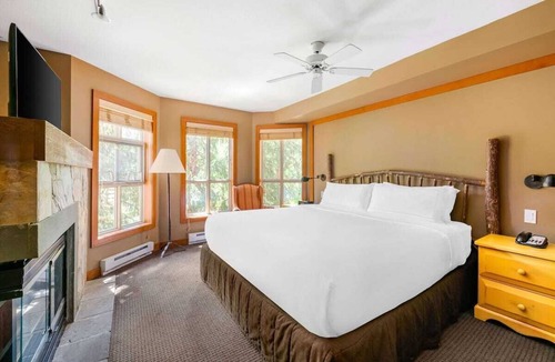 Upper Village Resort | t Luxurious 2 bedroom family aptt. in a ski resort Whistler BC - upper village