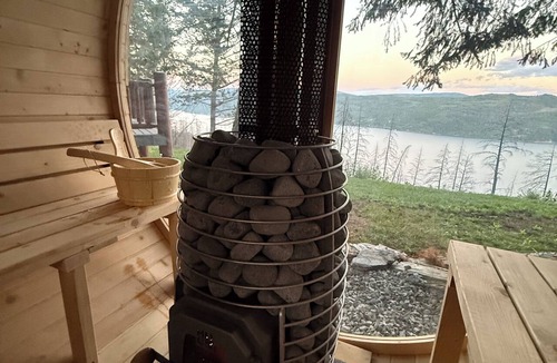 Celista Cabin | Takasümi Forest Resort Lodge - stunning cliffside view log cabin on 45 acres