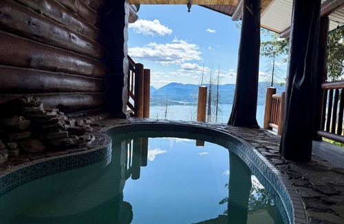 Celista Cabin | Takasümi Forest Resort Lodge - stunning cliffside view log cabin on 45 acres