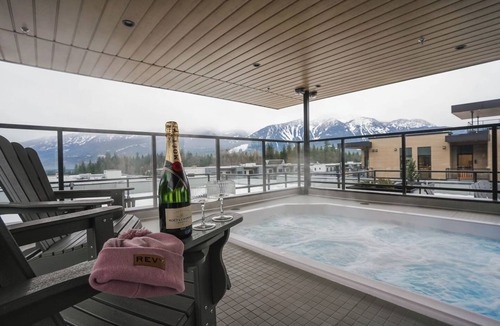 Revelstoke Condo | That 70s Chalet in the Mackenzie Village