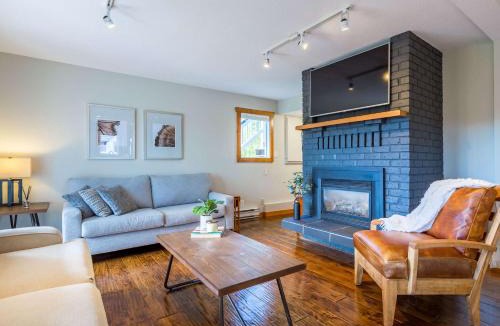 Silver Star Mountain House | The Alpine I No Service Fee's I Ski-in Ski-Out I