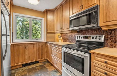 Windermere Apartment | The Bluenose | Indoor Pool & Hot Tub | Beach | Gym