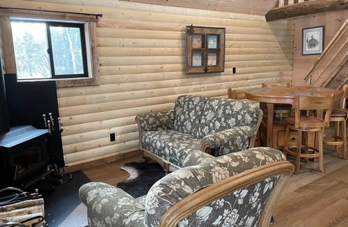 Division No. 11 House | The Cowboy cabin - Bear Creek Cabins
