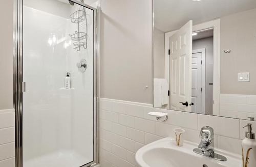 Whistler Village Apartment | The Crest, Spacious, Central Condo, Free Parking