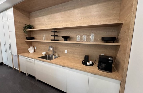 Rossland Apartment | The Drop Zone at RED Mountain - Mountain View Ski-In Ski-Out Suite, Rossland BC