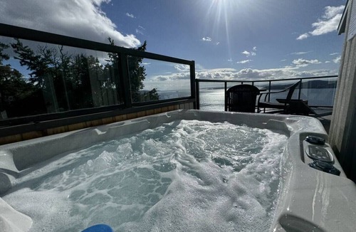 Pender Island Apartment | The East - Ocean Front Suite over looking Salish Sea