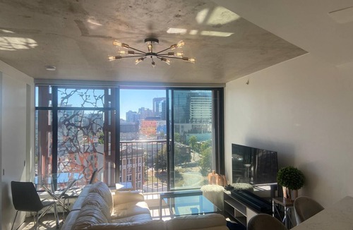 Gastown Apartment | The Executive at Woodward's - Downtown Vancouver + Parking Included