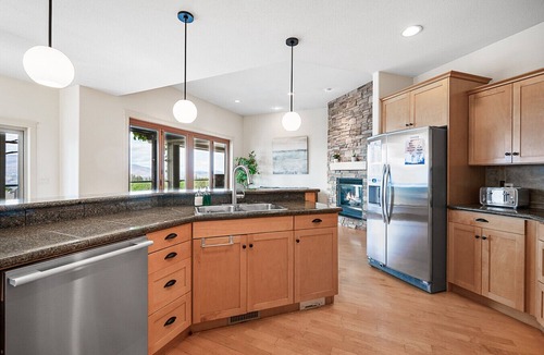 Southwest Mission House | The home base for your Kelowna experience!