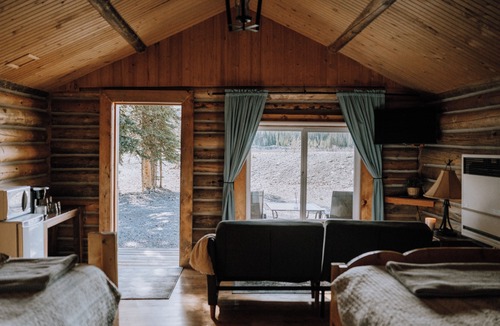 Red Deer River Crossing Cabin | The Lodge at Panther River