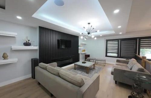 Southeast Calgary House | The Luxe Escape Calgary I 3BR Vacation Home