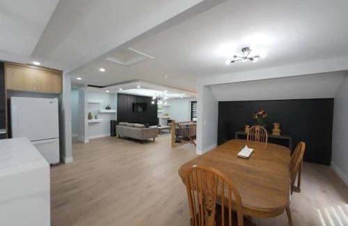 Southeast Calgary House | The Luxe Escape Calgary I 3BR Vacation Home
