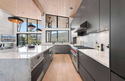 Whistler Creekside House | The Mountaintop at Kadenwood | Ski in Ski out