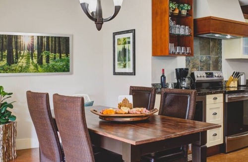 Cougar Creek Condo | The Owls Nest. 1 bedroom Mountain view Condo