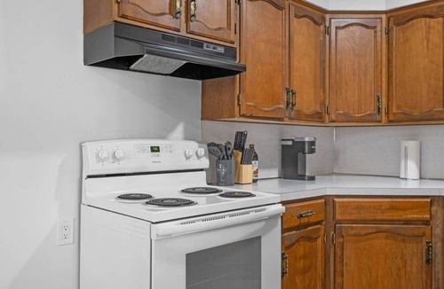 Killarney House | The Palm - Near DT, Shopping & Restaurants!
