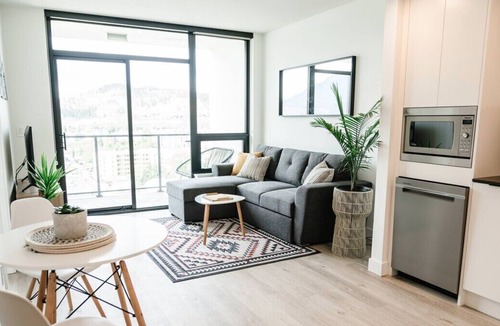 Downtown Kelowna Condo | The Peak View - Downtown