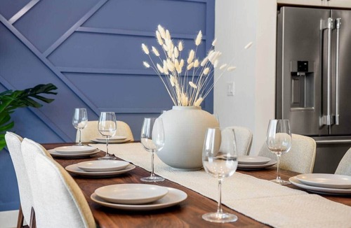 Northwest Calgary House | The Prism – Luxury Stay Near Bow River & Mountains