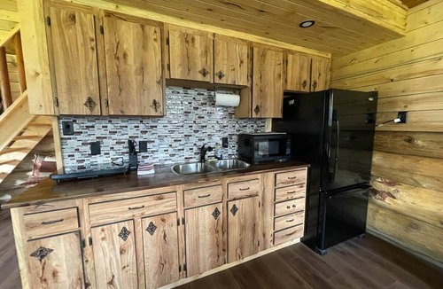 Division No. 11 House | The Ram cabin - Bear Creek cabins