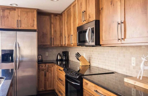 Silver Star Mountain House | The Trail House | 7BR Sleeps 18 | Spacious Retreat