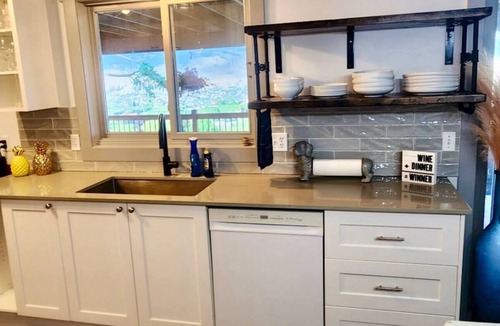 Central Okanagan House | The Uncorked Orchard View Lake Country Escape