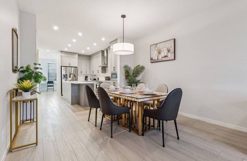 Northwest Calgary House | The Urban Haven | Curated 3bed Luxury in Calgary