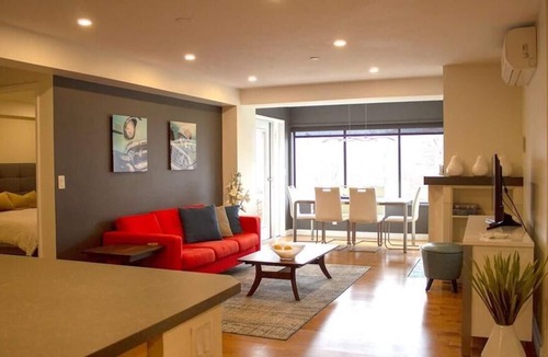 Downtown Kelowna Condo | The Waterfront-Modern 2 Bedroom 2 King Size Bed Condo Downtown
