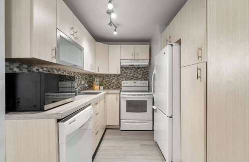 Bridgeland Apartment | The Weekender | Cozy Bridgeland Retreat | Sleeps 2