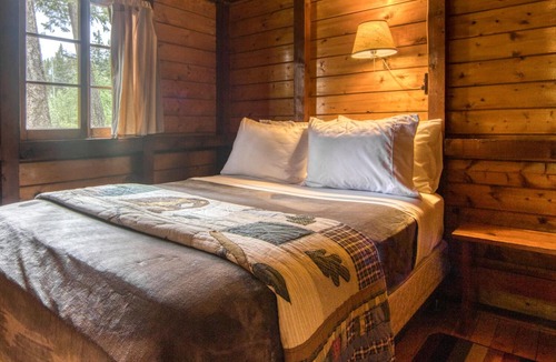 East Kootenay Hotel | Timbers Resort | 2BR | Cabin 4