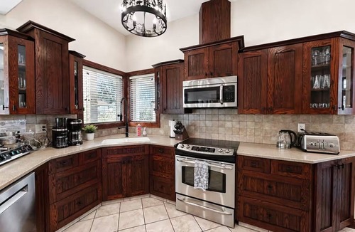 Revelstoke House | Top 1% - 4BR/HotTub/Sauna/Massage Chairs