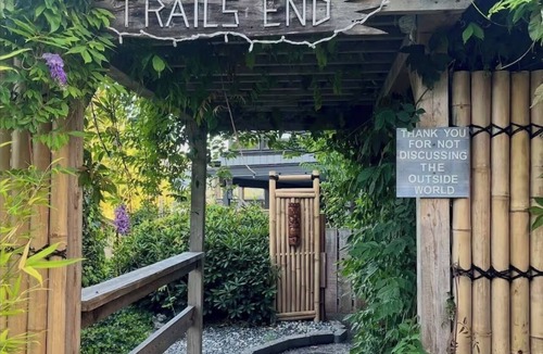 North Oyster House | Trails End Beach house-Upper suite