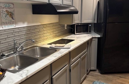 North Oyster House | Trails End Beach House 1 bedroom plus cabin bedroom