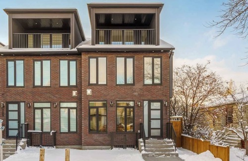 Bridgeland House | Trendy Bridgeland | Fireplace | King Beds | AC