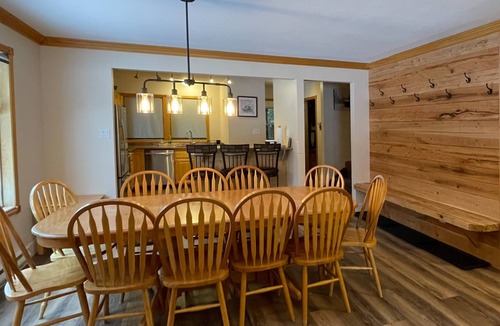 Silver Star Mountain House | Twin Peaks A. True ski-in ski-out. 4-BR 4-BA 2300 sq ft 3 levels sleeps 15