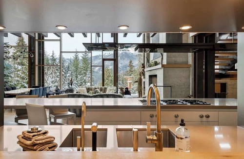 Whistler Creekside House | Two Cedars | Ski in-Ski out | Kadenwood Estate