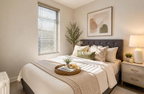 Chinatown Apartment | Unique 2 Bedroom Apartment Near Chinatown Rogers Arena and Seawall