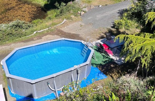 Juan de Fuca Electoral Area Villa | Unique Dream Villa on the Island with Hot Tub, Pool & Pond