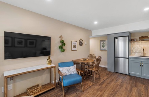 Southwest Mission Apartment | Upper Mission Casita | Boutique Lakeview Suite for Business or Leisure