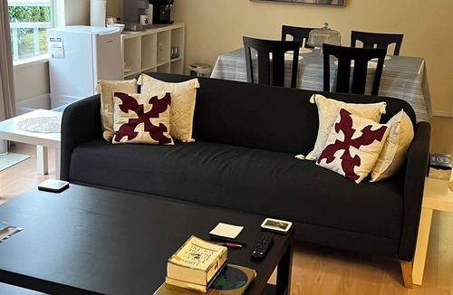 West Vancouver Apartment | Vancouver MAJOR INTERNATIONAL SPORTING EVENT Games- Private Stay. Group of up to Six. BC Place Stadium 9 km!