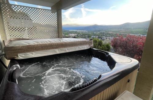 Vernon Apartment | Vernon Valley and Lake View with private Hot Tub