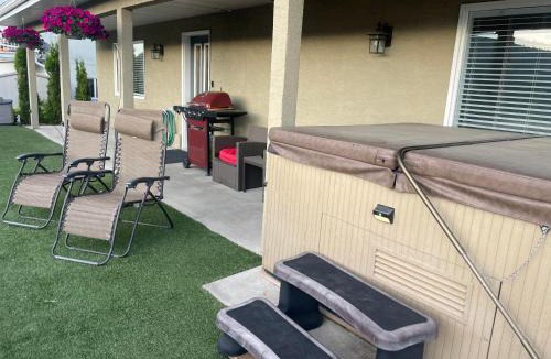 Vernon Apartment | Vernon Valley and Lake View with private Hot Tub