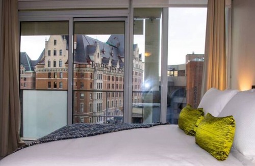 Fairfield Apartment | Victoria Classic Suite 2 BD/2BA+Den