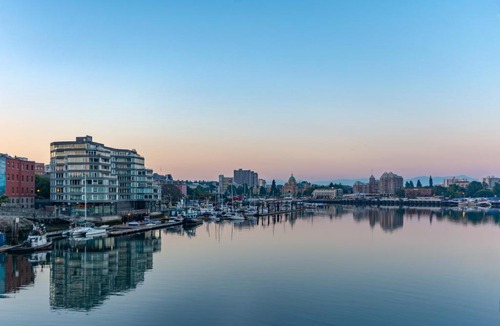 Inner Harbour Hotel | Victoria Regent Waterfront Hotel & Suites