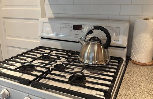 New Westminster Bed & Breakfast | Vintage Comfort