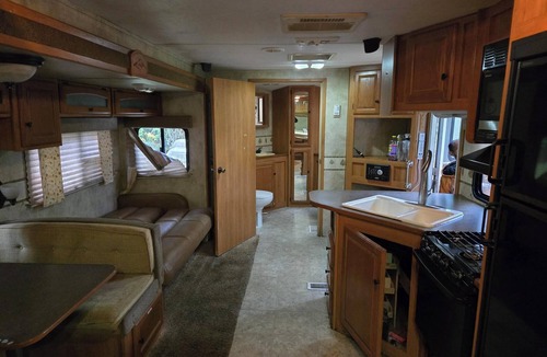 Roberts Creek House | VISIT THE FARM LIFE REST AND RELAX